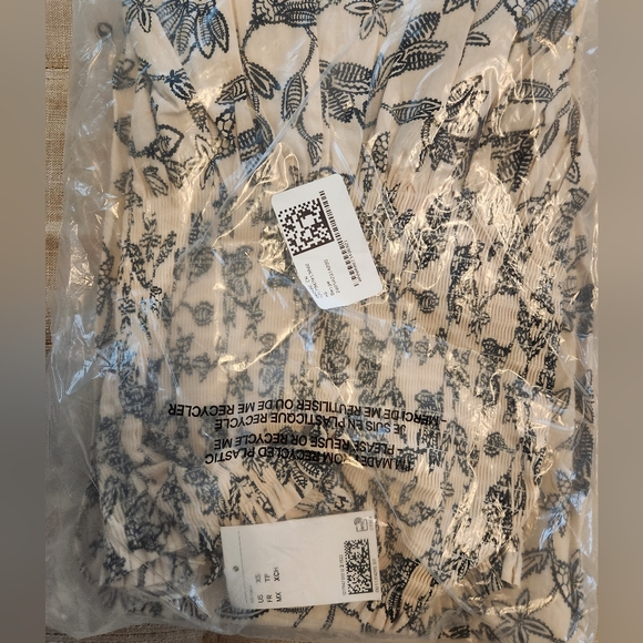 NWT H&M Smocked-Bodice Dress - Picture 6 of 7